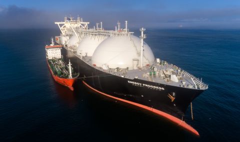 Блокираха разтоварването на танкер с руски втечнен газ  - 1