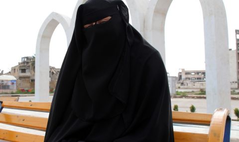 Германка, част от „Ислямска държава“, е обвинена в малтретиране на язидско момиче - 1
