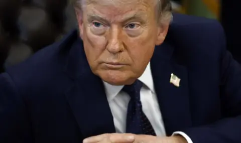 Trump meets with intelligence after ending Operation Project Freedom  - 1