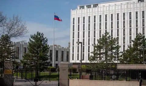Москва протестира заради действия на тайните служби на САЩ пред руското посолство във Вашингтон - 1