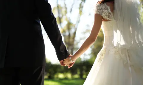 Проучване: Бракът не прави семейните по-щастливи от самотниците - 1