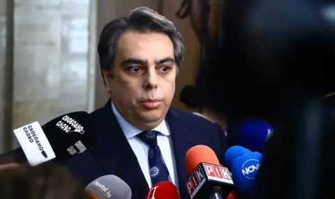 Асен Василев: Борисов не успя да изгони програмистите, като им каза да стават овчари. Дано Йорданов не изгони лекарите  - 1