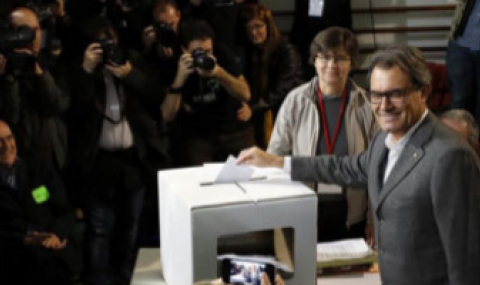 Почти 2 милиона се включиха в референдума за независимост на Каталония - 1