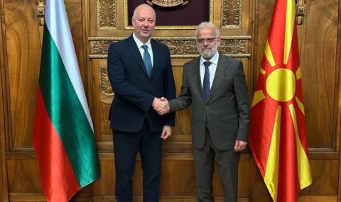 Росен Желязков: България подкрепя европейската перспектива на Република Северна Македония - 1
