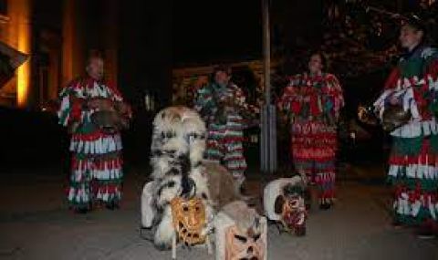 Кукери се опълчиха на Хелоуин - 1