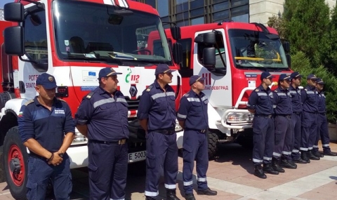 Тържествено посрещане за пожарникарите, помагали в Скопие - 1