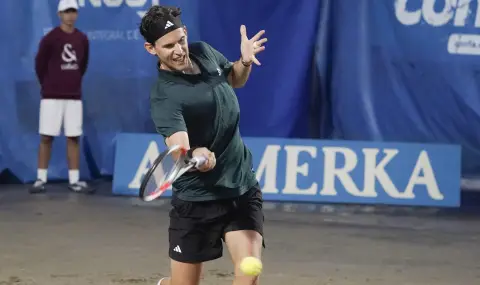 Dominic Thiem becomes a footballer - 1