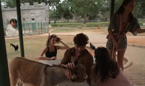 Ергенът Марин се влюби в магаре с разюздано поведение - 1