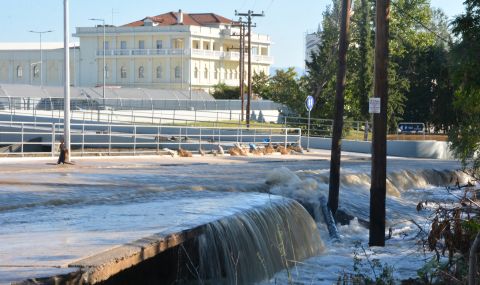 Кризисна ситуация в засегнатите от наводненията райони в Гърция - 1