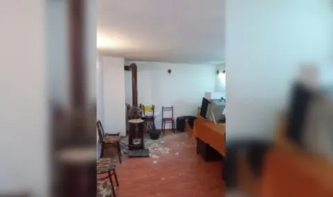 Паднаха парчета от тавана в изборна секция в Жълт бряг - 1