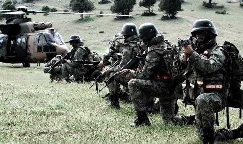 Червени барети ще помагат на турската армия в Сирия - 1