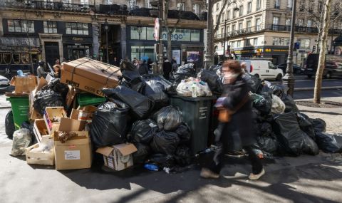 Париж бедства под планини от боклук - 1