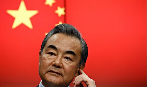 Китайският външен министър разговаря с украинския си колега - 1