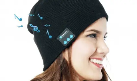 Зимна шапка с вградени слушалки - 1