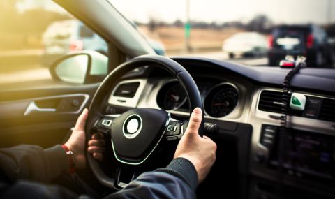 Албания: Младите шофьори няма да могат да карат мощни коли 2 години след получаване на книжка - 1
