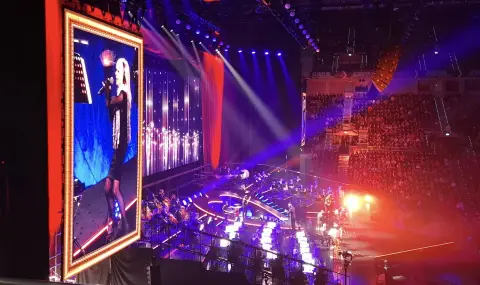 15 thousand sang with Lili Ivanova at Arena Sofia (VIDEO)  - 1