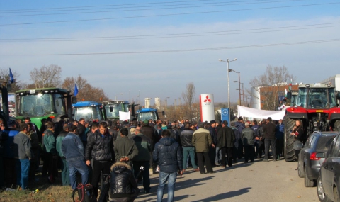 Фермери блокират страната и турската граница - 1