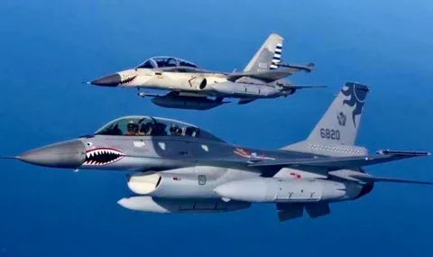 Taiwan detects Chinese military aircraft and ships around island - 1