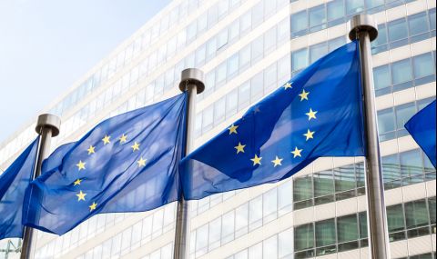ЕС предлага размразяването на 300 милиарда евро от резервите на Русия за възстановяването на Украйна - 1