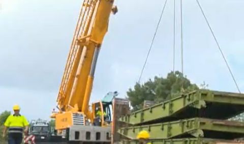 АПИ: До два дни ще бъде изграден военен мост на мястото на рухналото съоръжение по пътя между Царево и Ахтопол - 1