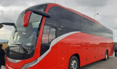 Новият автобус на ЦСКА пристигна в София - 1