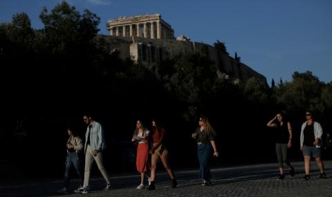Държавните служители в Гърция се връщат на работа - 1