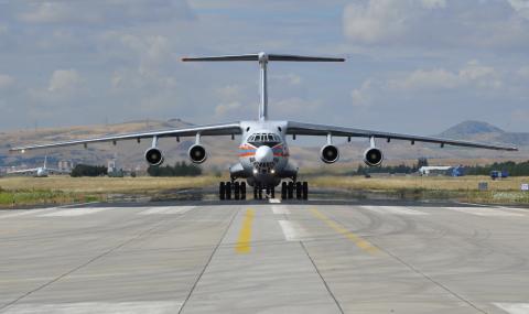 Руски военни самолети продължават да кацат в Турция - 1