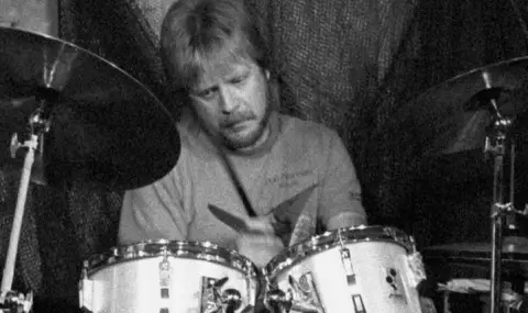 ABBA drummer dies  - 1