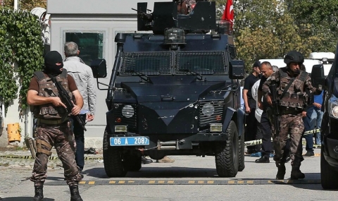 Турски полицай се самоуби в съня си - 1
