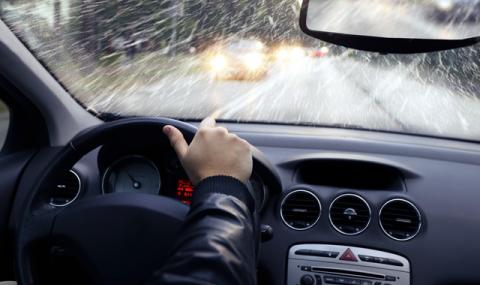 Основни грешки при шофиране на дъжд - 1