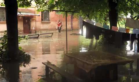 Девет души, включително дете, загинаха вследствие на проливен дъжд в Одеса - 1