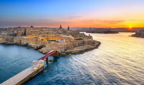 September 21, 1964 Malta declared independence from Great Britain  - 1