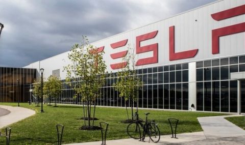 Tesla уволни десетки служители в гигафабриката в Ню Йорк - 1