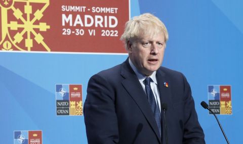 Великобритания ще изпрати на Украйна 1 млрд. паунда военна помощ - 1