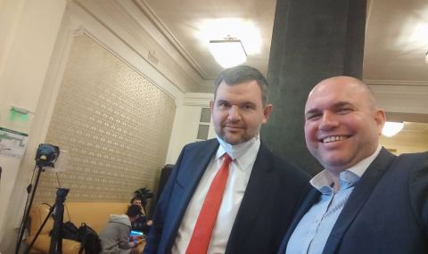 Снимка на Владислав Панев с Пеевски вбеси избирателите на ДБ - 1