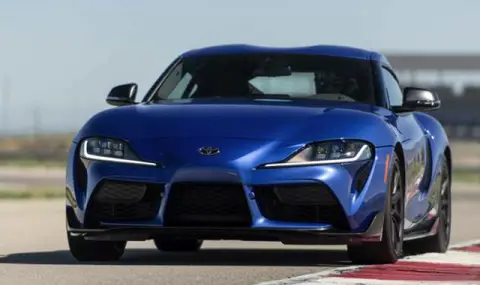 Toyota is discontinuing the base version of the Supra with a four-cylinder engine. Betting only on an inline six  - 1