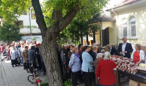 Раздадоха 600 козунака в Пловдив - 1