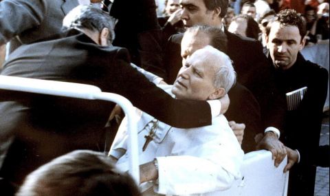 13 май 1981 година: Атентатът на Али Агджа срещу Йоан Павел II (СНИМКИ) - 1