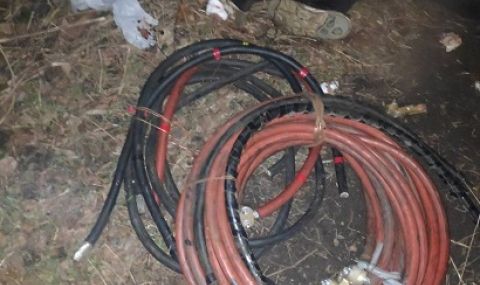 В столичния "Фондови жилища": Хванаха крадци на кабели от жп мрежата  - 1