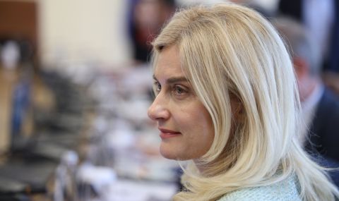 Зарица Динкова: Калната кампания срещу българския бранд съответства на всички критерии за хибридност - 1