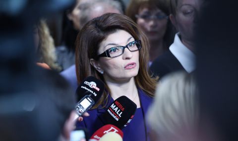 Десислава Атанасова: Искрено се надявам ПП-ДБ да се разграничат от този зам.-министър. Огромен скандал - 1