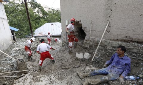 Увеличават се жертвите от наводненията в Иран - 1