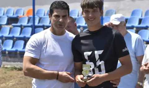 Георги Иванов взе участие в закриващата церемония на турнира „Христо Бонев 2025“ - 1