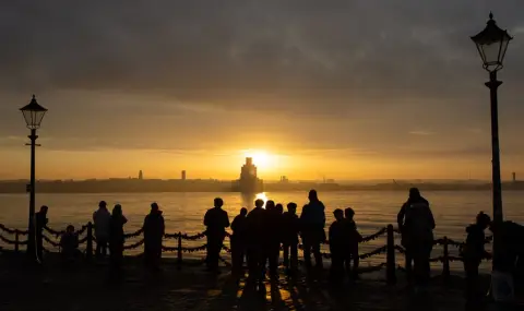 Many Bulgarians are leaving the UK  - 1