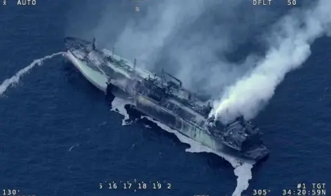 RAI: Руски танкер без екипаж гори край остров Лампедуза