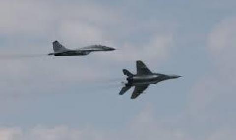 Шест самолета Ф-16 пристигнаха в България - 1