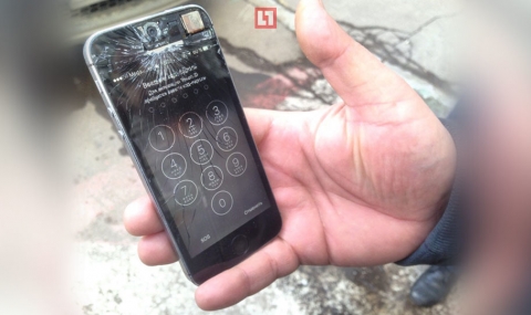 Tоков удар от iPhone 5S вкара млад мъж в интензивно отделение - 1