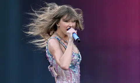 Гръмотевична буря се разрази на концерт на Тейлър Суифт, евакуираха хиляди нейни фенове в Сидни - 1