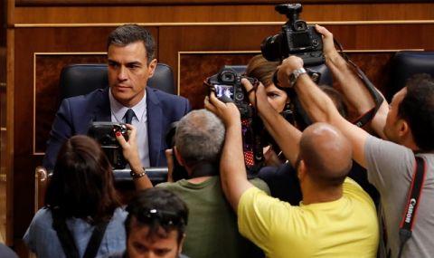 Майсторът на оцеляването в испанската политика Педро Санчес отново е в неблагоприятна позиция преди парламентарните избори - 1