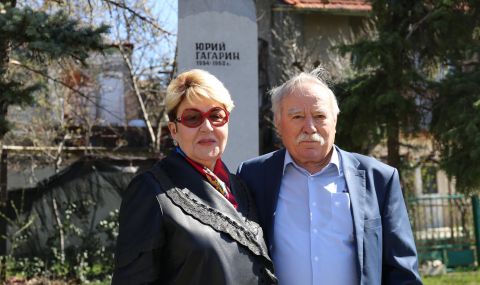 Посланик Митрофанова поднесе цветя на паметника на Гагарин - 1